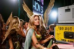 victorias-secret-angels-backstage-53