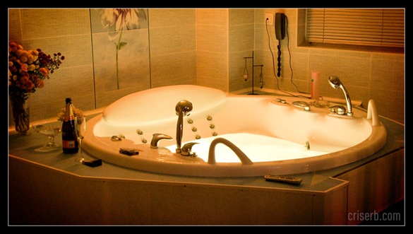 jacuzzi jacuzzi