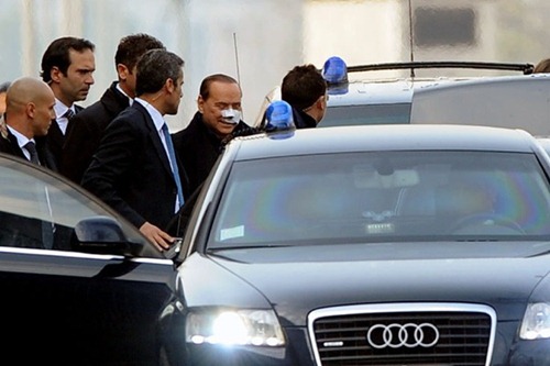 berlusconi_leaves_hospital01