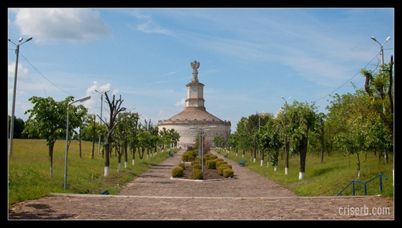 monumentul-de-la-adamclisi monumentul-de-la-adamclisi