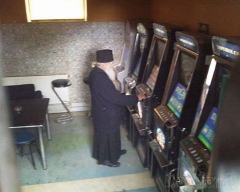 563120_593652267369130_1048035850_n