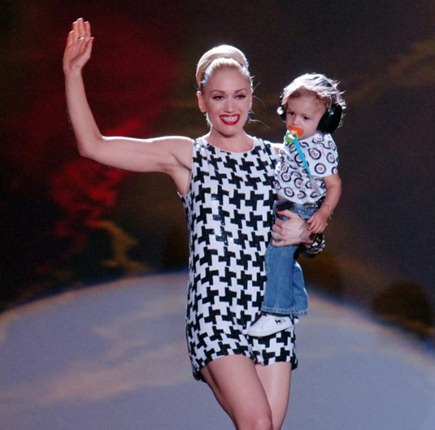 Gwen Stefani and son Kingston Gwen Stefani and son Kingston