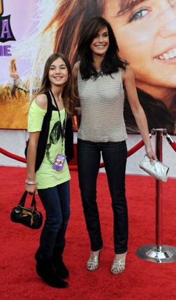 Teri Hatcher and his daughter Emerson Teri Hatcher and his daughter Emerson