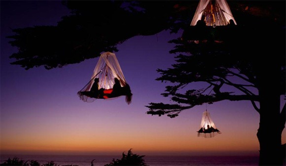 Beautiful-hanging-tent_1